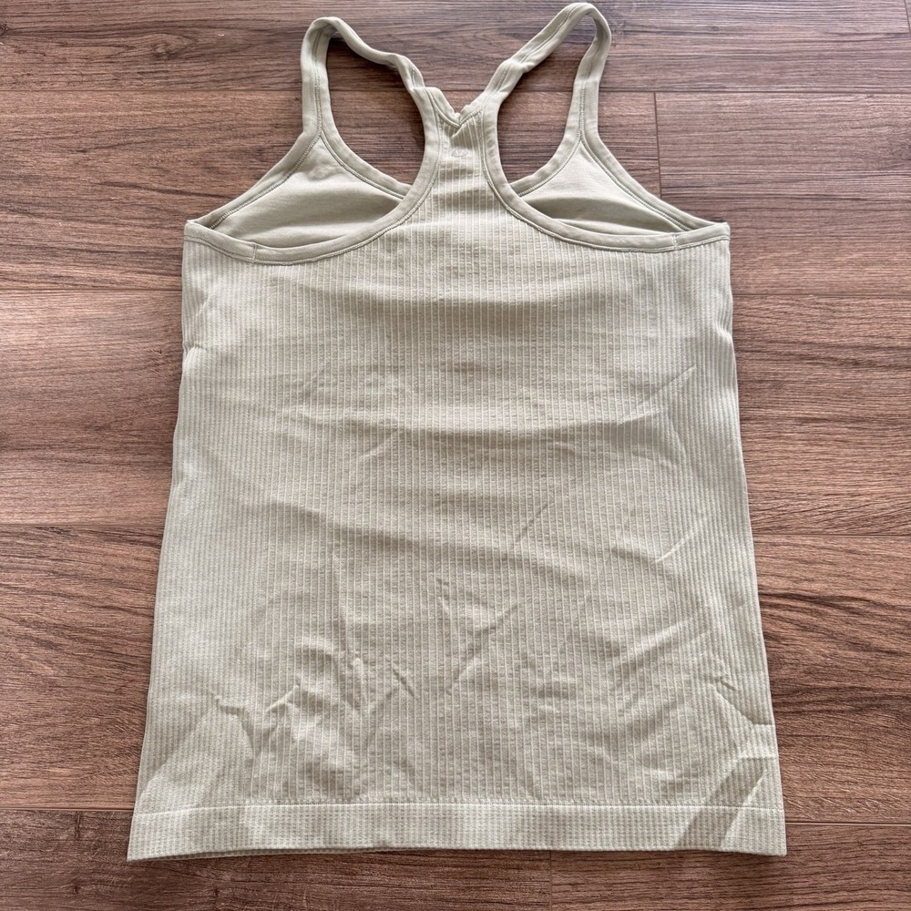 Lululemon Ebb To Street Tank II Ribbed Green Tank Built-in Bra Sz 10-LW1AX1S - Picture 2 of 5